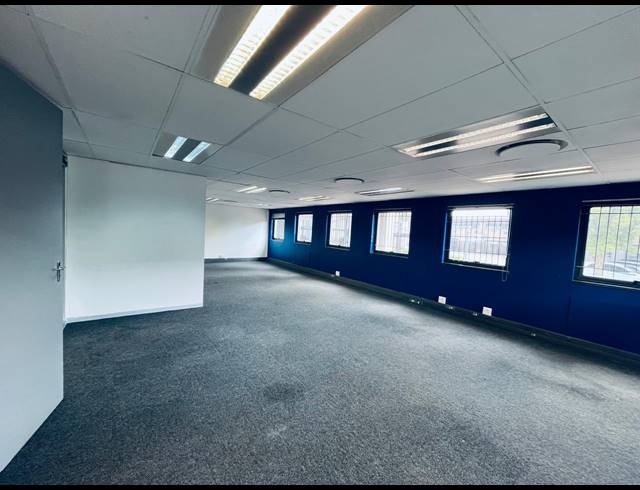 385M² OFFICE TO LET IN RANDJESPARK